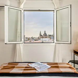 Avanti Setas, En El Corazon De Y Con Vistas A La Giralda Seville